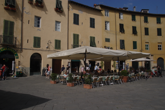 Lucca - Piazza Anfiteatro