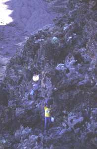 Am Weg zur Barafu Hut durch Breach Wall