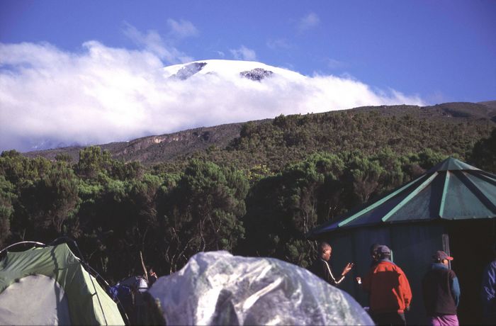 Mweka Hut 2835m