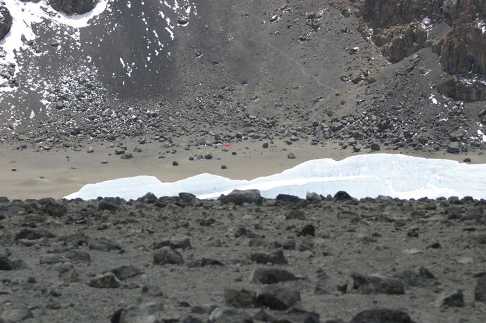 Aufstiegsspur zum Gipfel, Lagerplatz im Krater, Furtwanglergletscher